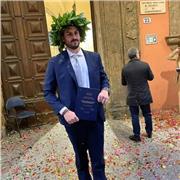 Laureato magistrale in Giurisprudenza presso l’ateneo di Bologna con pregresse esperienze lavorative nel settore edilizio e della p.a